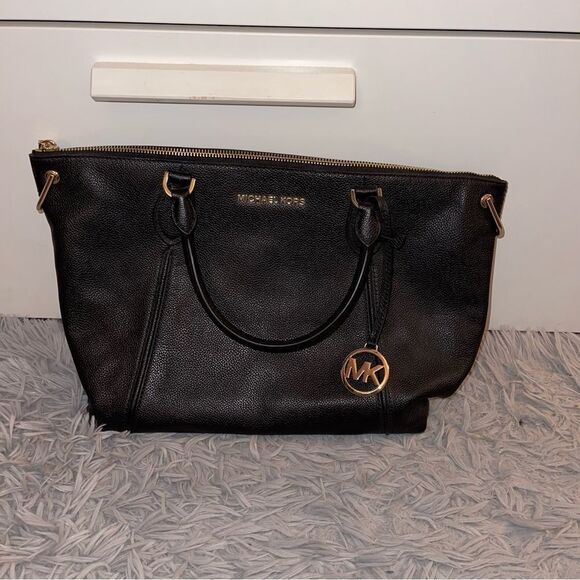 Michael Kors Handbags - Michael Kors Bag